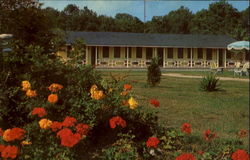 Sea View Motor Court, Old Post Road, U. S. Route 1 Charlestown, RI Postcard Postcard