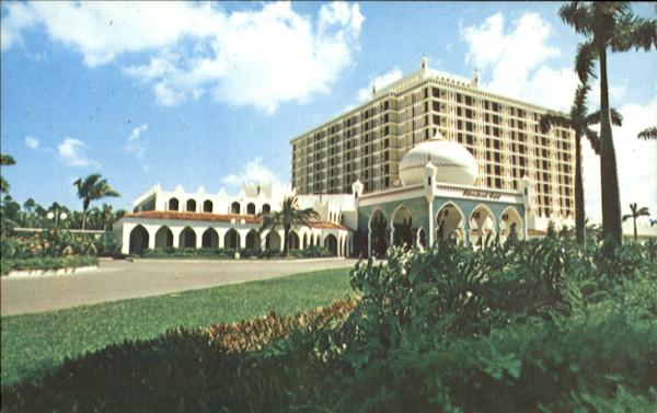 The Dramatically Beautiful International Hotel Bahamas