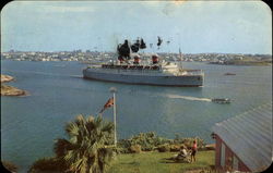 The Luxury Ship Queen Bermuda Hamilton Harbour, Bermuda Boats, Ships Postcard Postcard