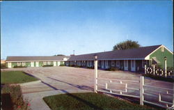 Shamrock Motel, U. S. 71 - 1 1/2 Miles North of Jct. 36 and 71 St. Joseph, MO Postcard 