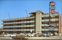 Broadway Plaza Motel, Corner 11th and Broadway Postcard
