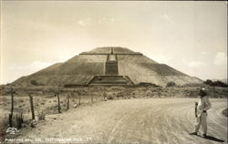 Piramide Del Sol Postcard