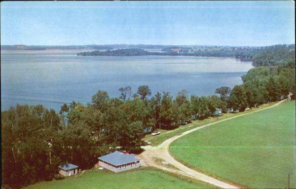 Golden Beach Cottages, R. R. No. 2 Roseneath ON Canada