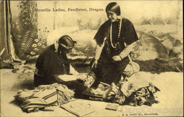 Umatilla Ladies Pendleton Oregon Native Americana