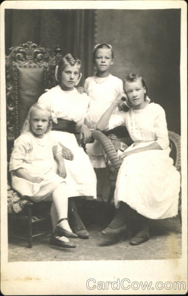 Portrait of four sisters Family Portaits