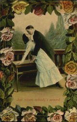 Couple kissing Postcard