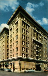 Mallory Motor Hotel in Portland, Oregon Postcard