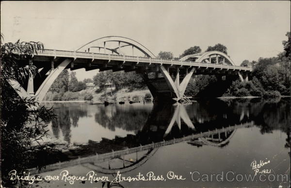 Bridge Over Rogue River Grants Pass Oregon