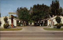 Colonial Village Mote Postcard