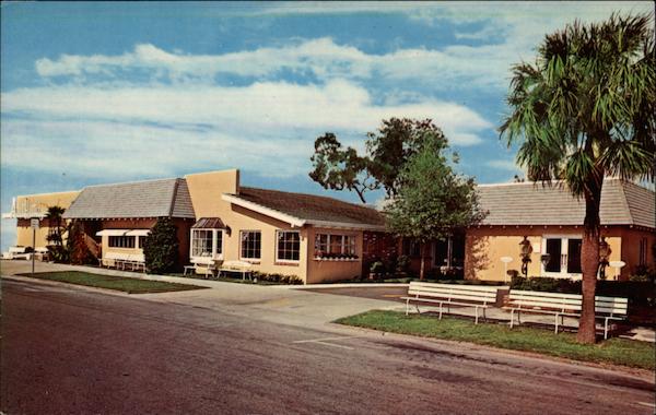 Exterior of Aunt Hattie's Restaurant St. Petersburg Florida