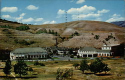 Mammoth Springs Hotel at Yellowstone National Park, exterior Wyoming Mammoth Cave National Park Postcard Postcard