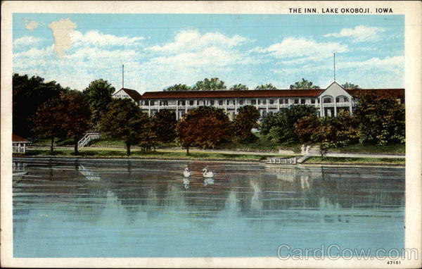 Lake Okoboji, beach and inn Iowa