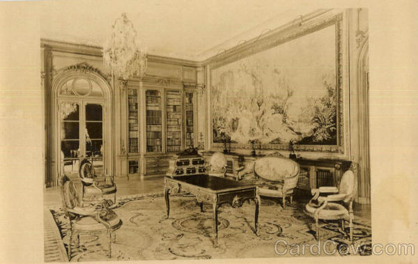 Library in the Art Gallery