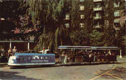 The Sheraton-Park, 2660 Connecticut Avenue Postcard