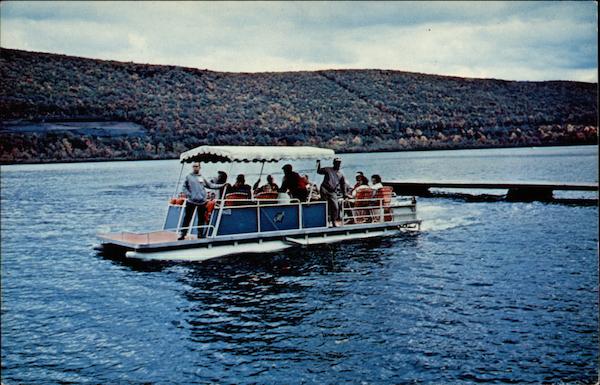 Holiday Traveler Boats, Ships