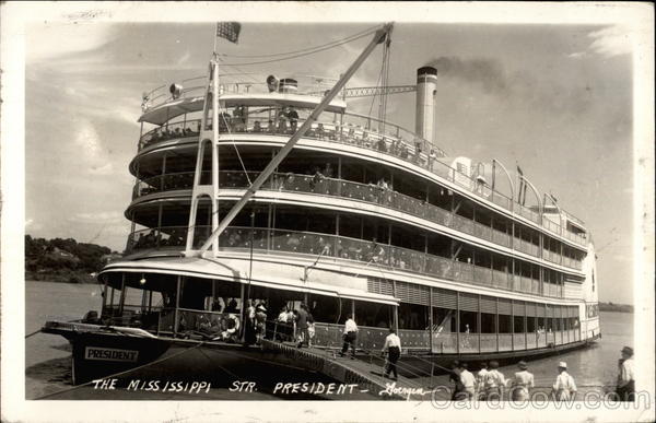 Steamer 'President' on the Mississippi River Riverboats