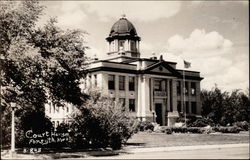 View of the courthouse in Forsyth, Montana Postcard