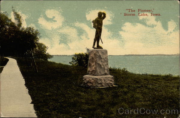 Statue The Pioneer at Storm Lake Iowa