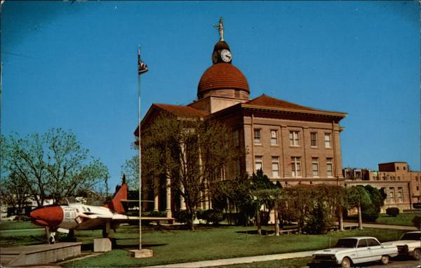 Bee County Courthouse Beeville, TX