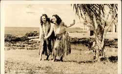 Two Hawaiian hula dancers Postcard