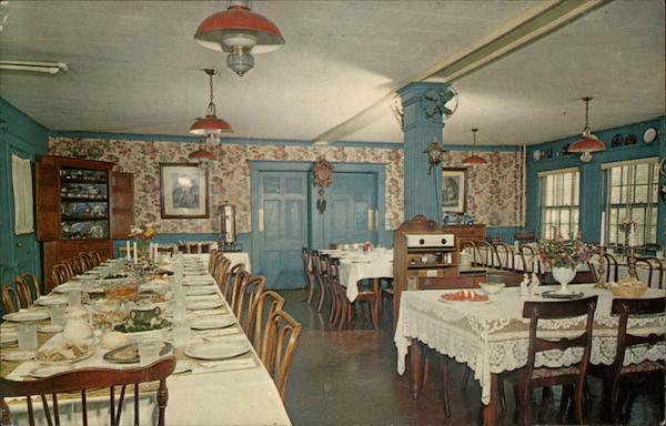 Dining room at Nu-Wray Inn Burnsville North Carolina