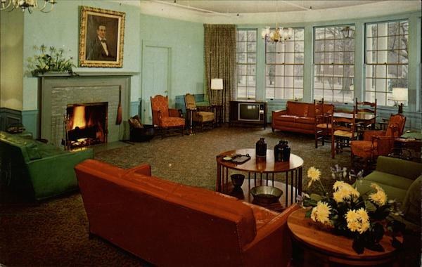 The Lincoln Lounge, Boone Tavern Hotel Berea Kentucky