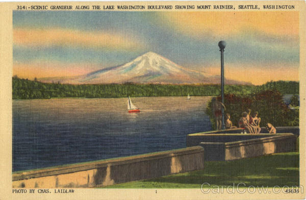 Scenic Grandeur Along The Lake Washington Boulevard Showing Mount Rainer Seattle