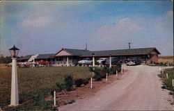 Karus Plaza Motel Bellefontaine, OH Postcard Postcard