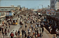 Crowds on the Boardwalk Wildwood, NJ Postcard Postcard