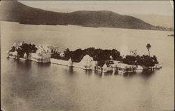 Lake Palace on Lake Pichola Udaipur, India Postcard Postcard
