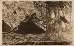 Green Mountain Boy's Cave, Lake Dunmore Postcard