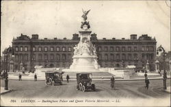 Buckingham Palace and Queen Victoria Memorial Postcard