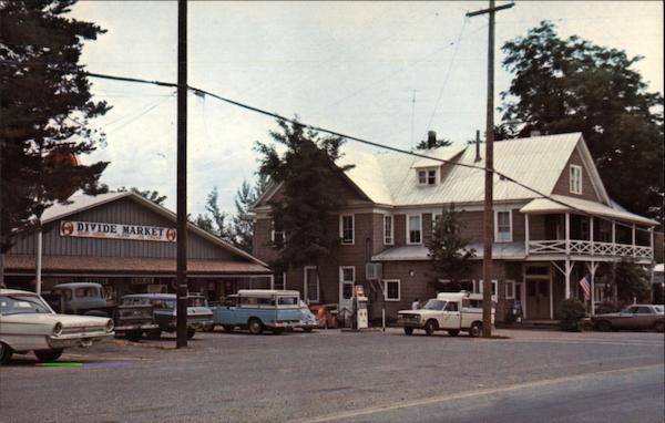 The Divide Market Georgetown California