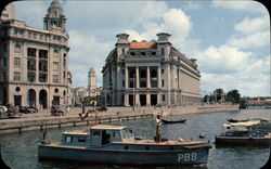 Waterfront in Singapore, with View of Hongkong & Shanghai Bank Postcard