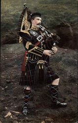 Pip Major Seinforth Highlanders Postcard