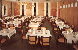 Famous Restaurant & Cocktail Lounge Postcard