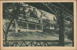 Manoir Richelieu - The Cottages Postcard