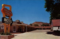 Treasure Trail Motel Postcard