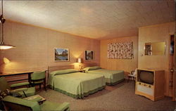 Cloverland Motel Ironwood, MI Postcard Postcard