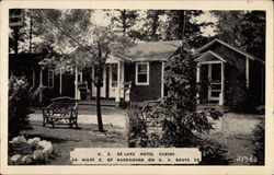 US Deluxe Hotel Cabins Postcard