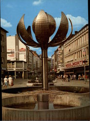 Adalbertstrasse mit Kugelbrunnen Postcard