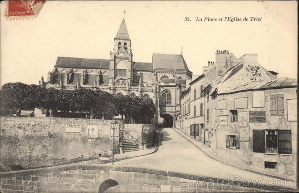 La Place et l'Eglise de Triel Triel-sur-Seine France