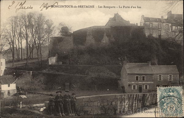 Les Ramparts et La Porte d'en Bas Moncontour-de-Bretagne France