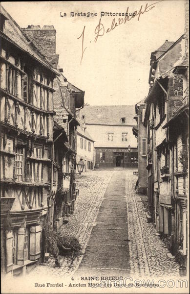 Rue Fardel et Ancien Hotel des Ducs de Bretagne Saint-Brieuc France