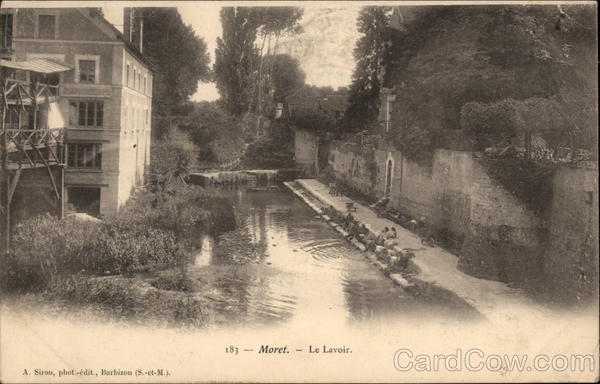 Le Lavoir - Wash Day Moret France