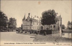 Lorrez le Bocage - Château du Comte de Ségur - La cour d'honneur Postcard