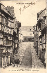 Rue Fardel et Ancien Hotel des Ducs de Bretagne Postcard