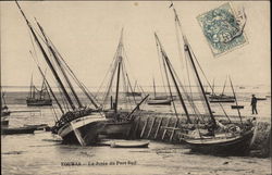 La Jetée du Port Sud Fouras, France Postcard Postcard