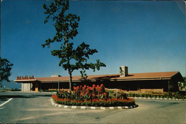 Red Coach Grill, Cross County Center Yonkers New York