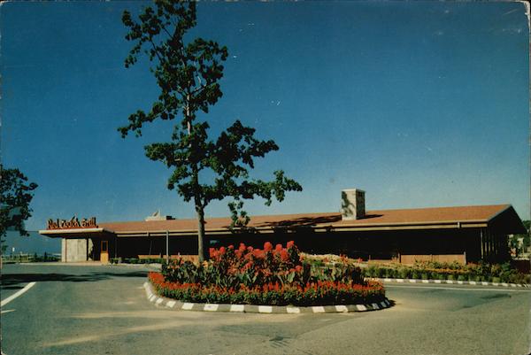 Red Coach Grill, Cross County Center Yonkers New York